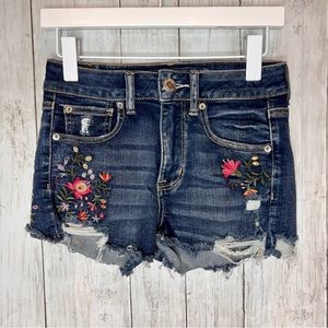 American Eagle Embroidered Hi Rise Shortie N1